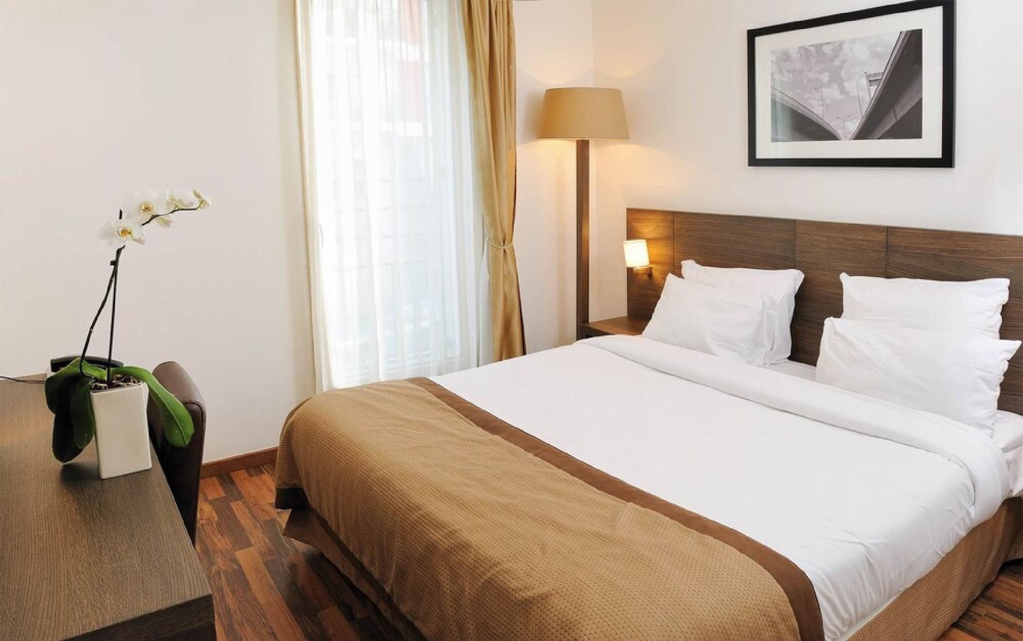 เรซิโดม อัสนิเย เกสท์เฮาส์ Aparthotel อานีแย-ซูร์-แซน ภายนอก รูปภาพ