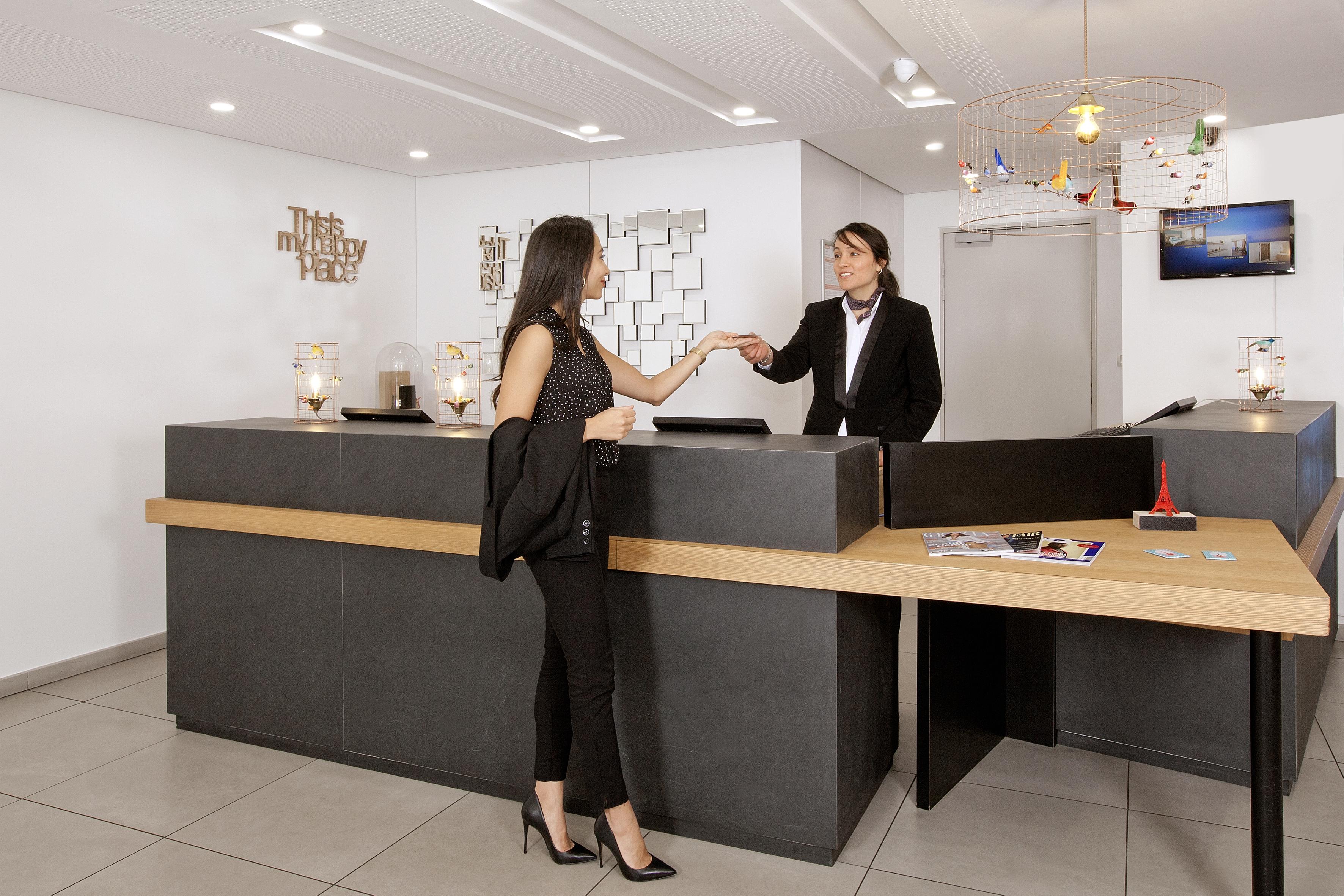 เรซิโดม อัสนิเย เกสท์เฮาส์ Aparthotel อานีแย-ซูร์-แซน ภายนอก รูปภาพ
