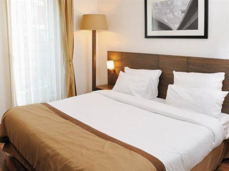 เรซิโดม อัสนิเย เกสท์เฮาส์ Aparthotel อานีแย-ซูร์-แซน ภายนอก รูปภาพ